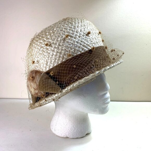 Vintage Women's Straw Hat with Net and Velvet Hat Band 1940s - Picture 1 of 9